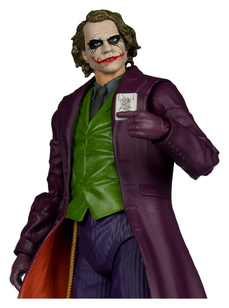 Action Figure Joker The Dark Knight dettaglio del joker con la carta in mano