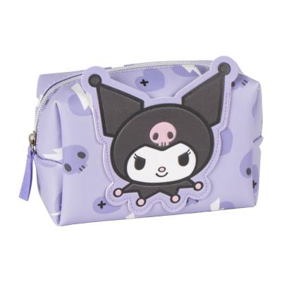 Beauty case a tema Kuromi dela serie animata My Melody & Kuromi. Colore viola chiaro, foto frontale con il volto di Kuromi