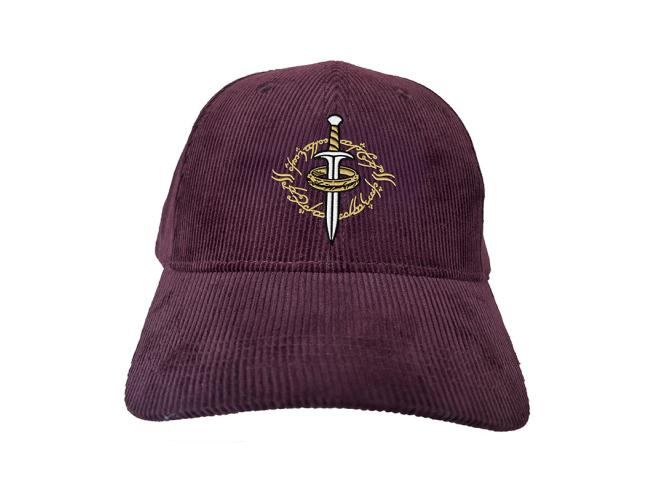Cappellino Il Signore degli Anelli Bordeaux – Anello Unico e Pungolo