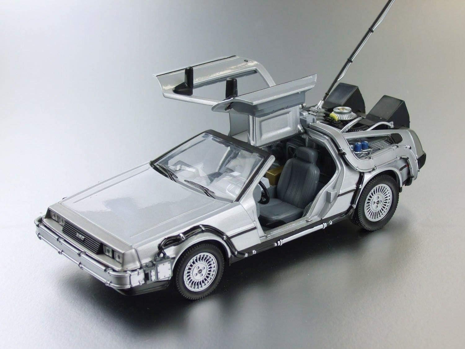modellino scala 1 a 24 delorean back to the future