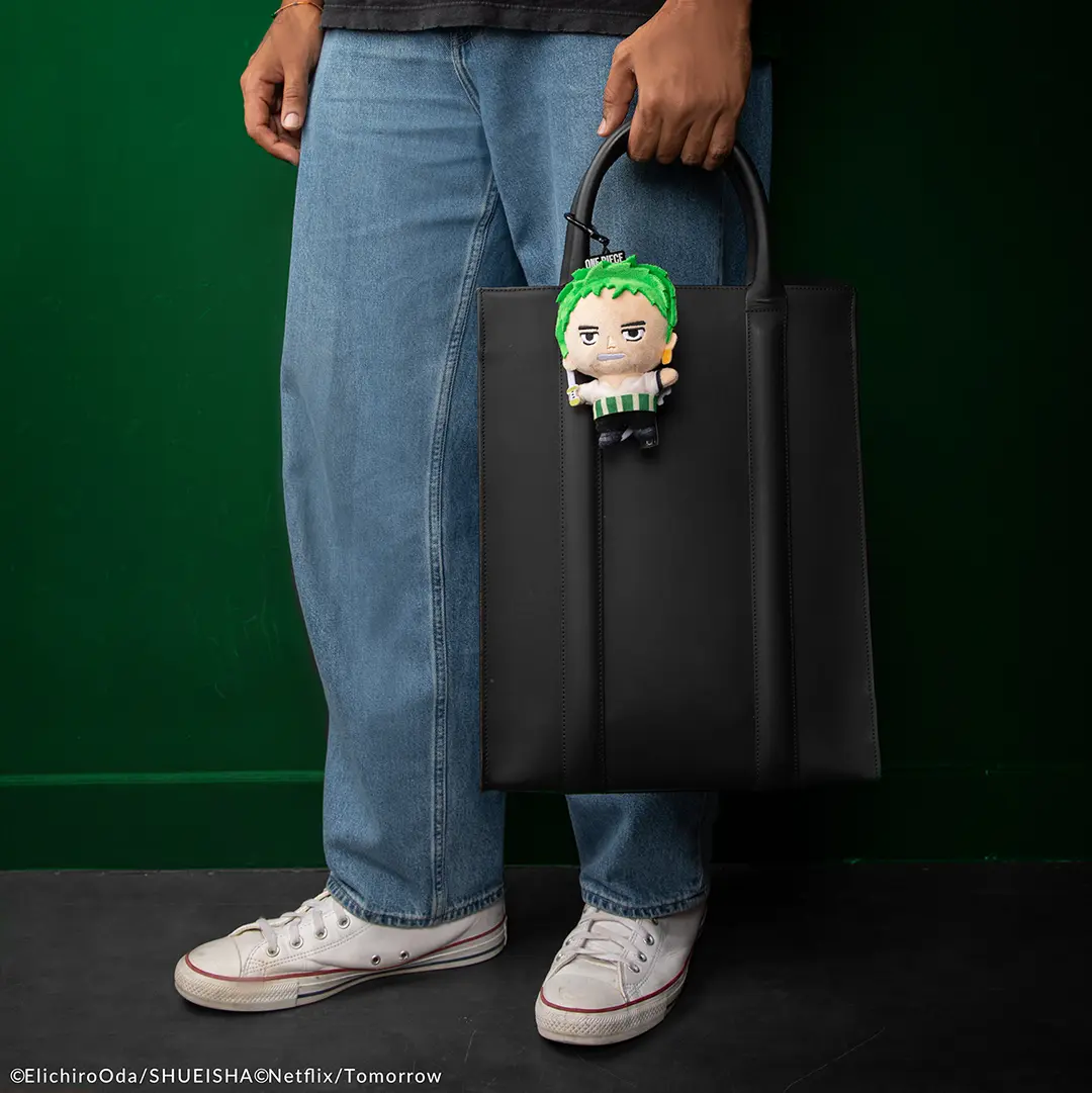 Portachiavi Peluche Roronoa Zoro One Piece Netflix 13 cm